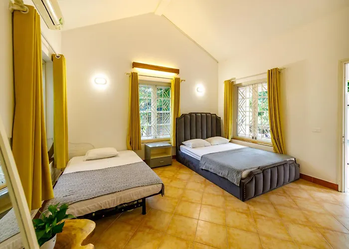 Banana And Rose Apartment
