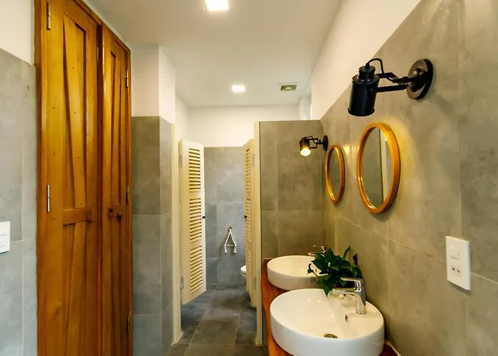 Apartment Banana And Rose Ha Long