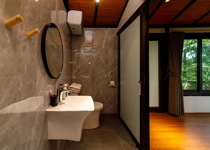 Banana And Rose Apartment Ha Long